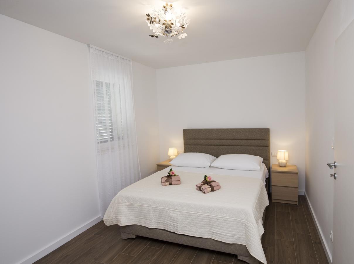 Apartments Lanterna Рогозниця Екстер'єр фото