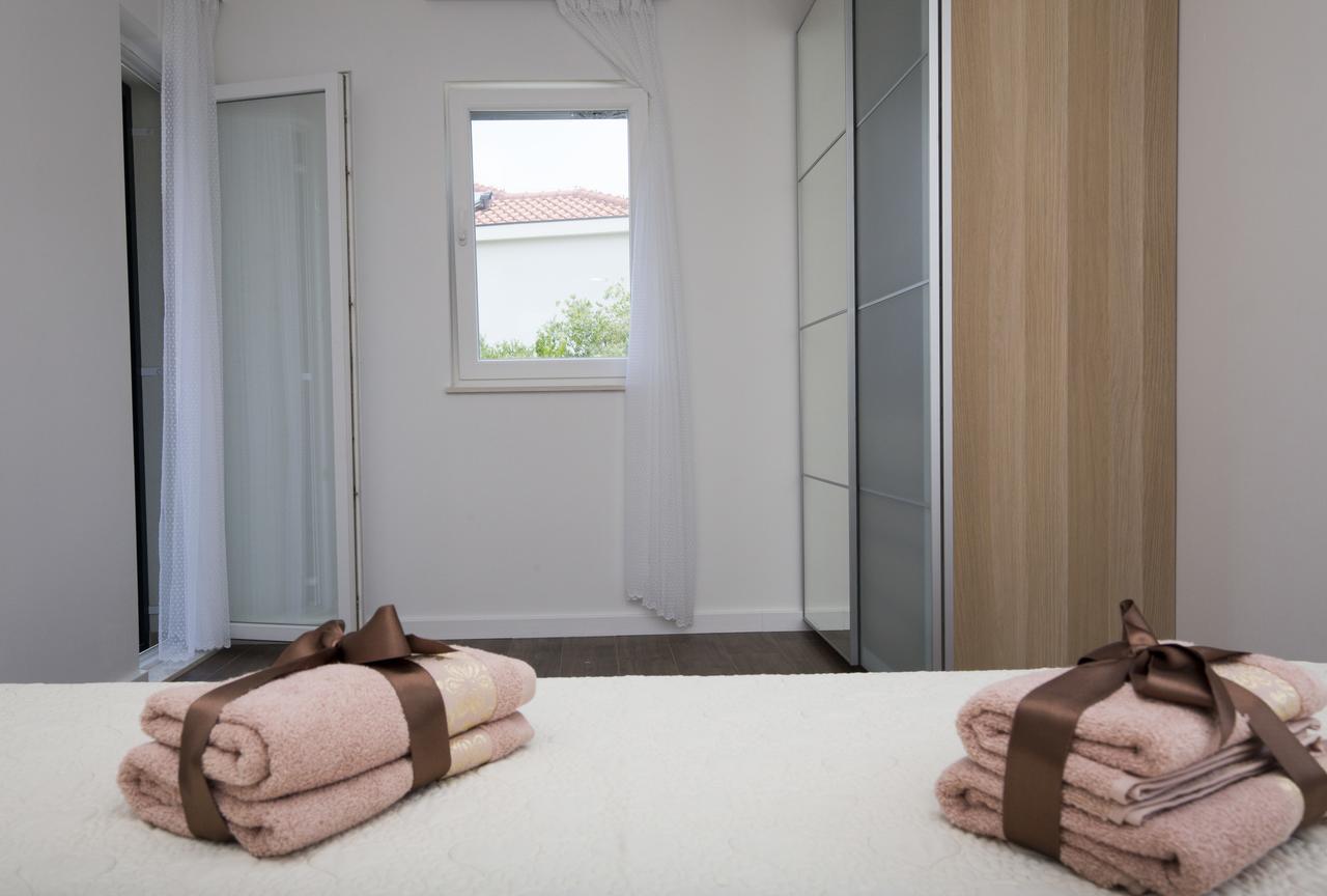 Apartments Lanterna Рогозниця Екстер'єр фото
