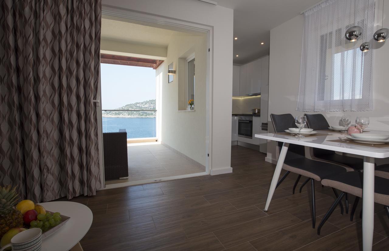 Apartments Lanterna Рогозниця Екстер'єр фото