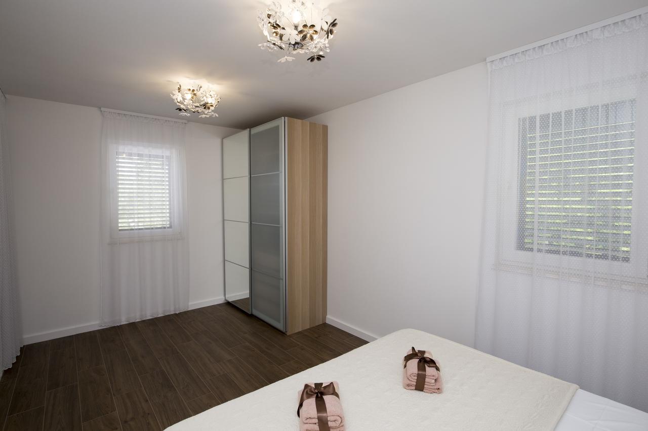 Apartments Lanterna Рогозниця Екстер'єр фото
